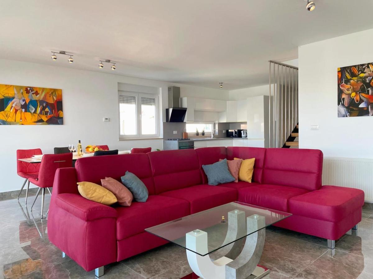Seascape Deluxe Residence 프예스차나 우발라 외부 사진